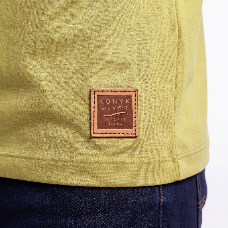 Camiseta Casual Malha Gola V