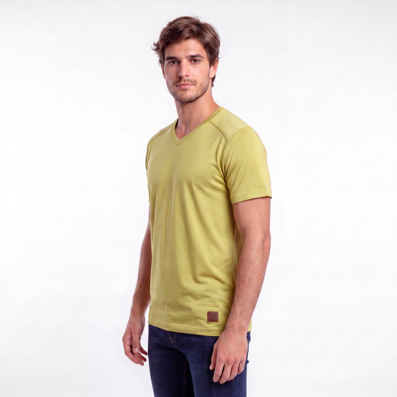 Camiseta Casual Malha Gola V