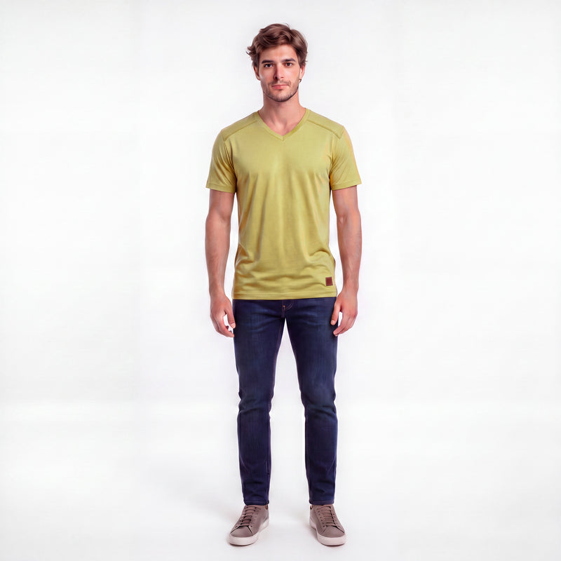 Camiseta Casual Malha Gola V