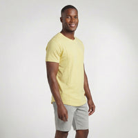 Camiseta Casual Gola Pocadinho – Amarelo Claro