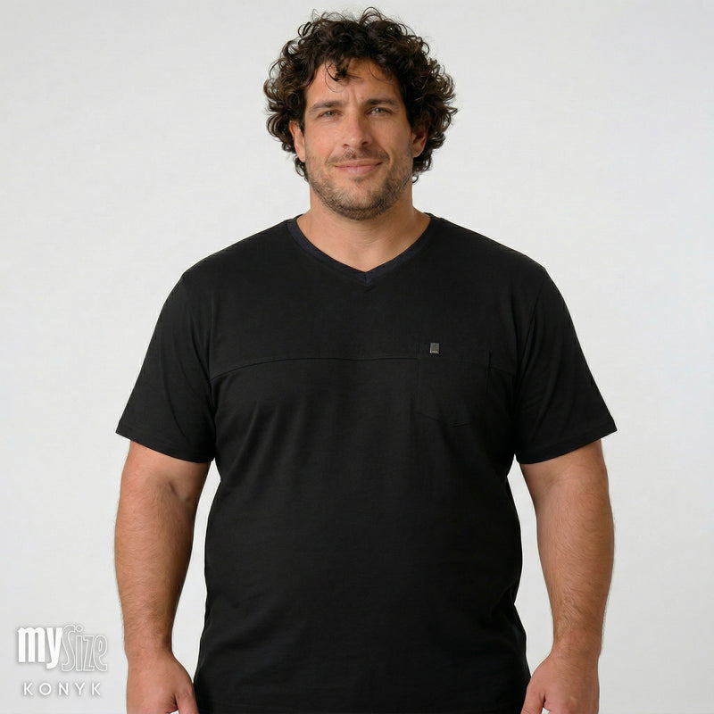 Camiseta Casual com Recorte e Bolso - My Size