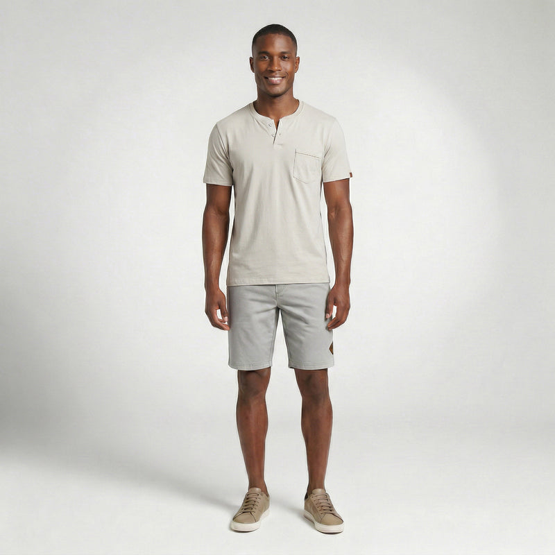 Camiseta com Gola Transpassada e Bolso