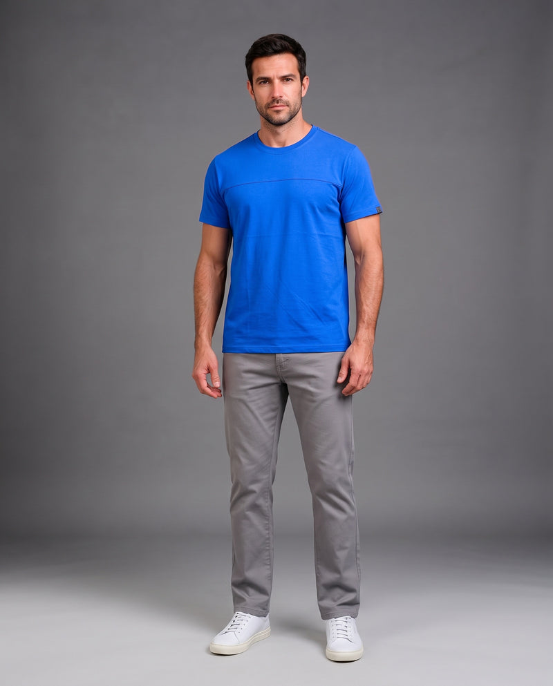 Camiseta de Malha com Recorte Frontal
