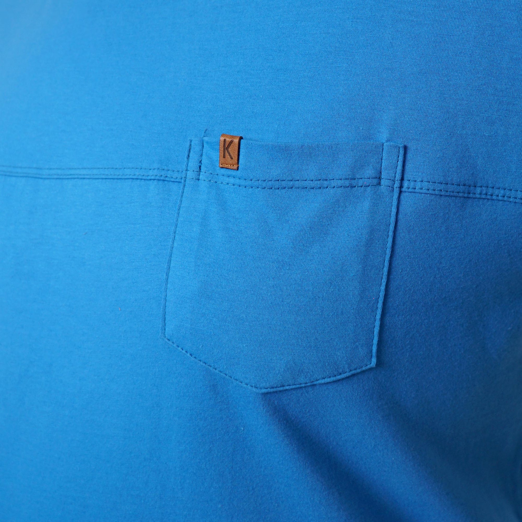 Camiseta Casual com Recorte e Bolso My Size