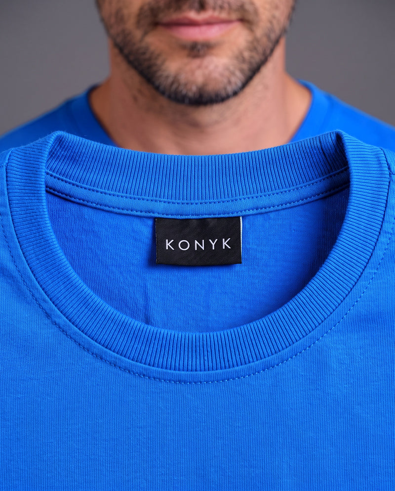 Camiseta de Malha com Recorte Frontal