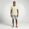 Camiseta Gola V Folhas Bordado