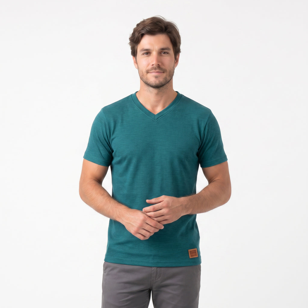 Camiseta Texturizada com Gola V Transpassada