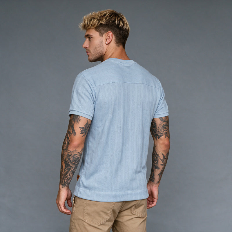 Camiseta Decote Trabalhado KNK – Azul Claro