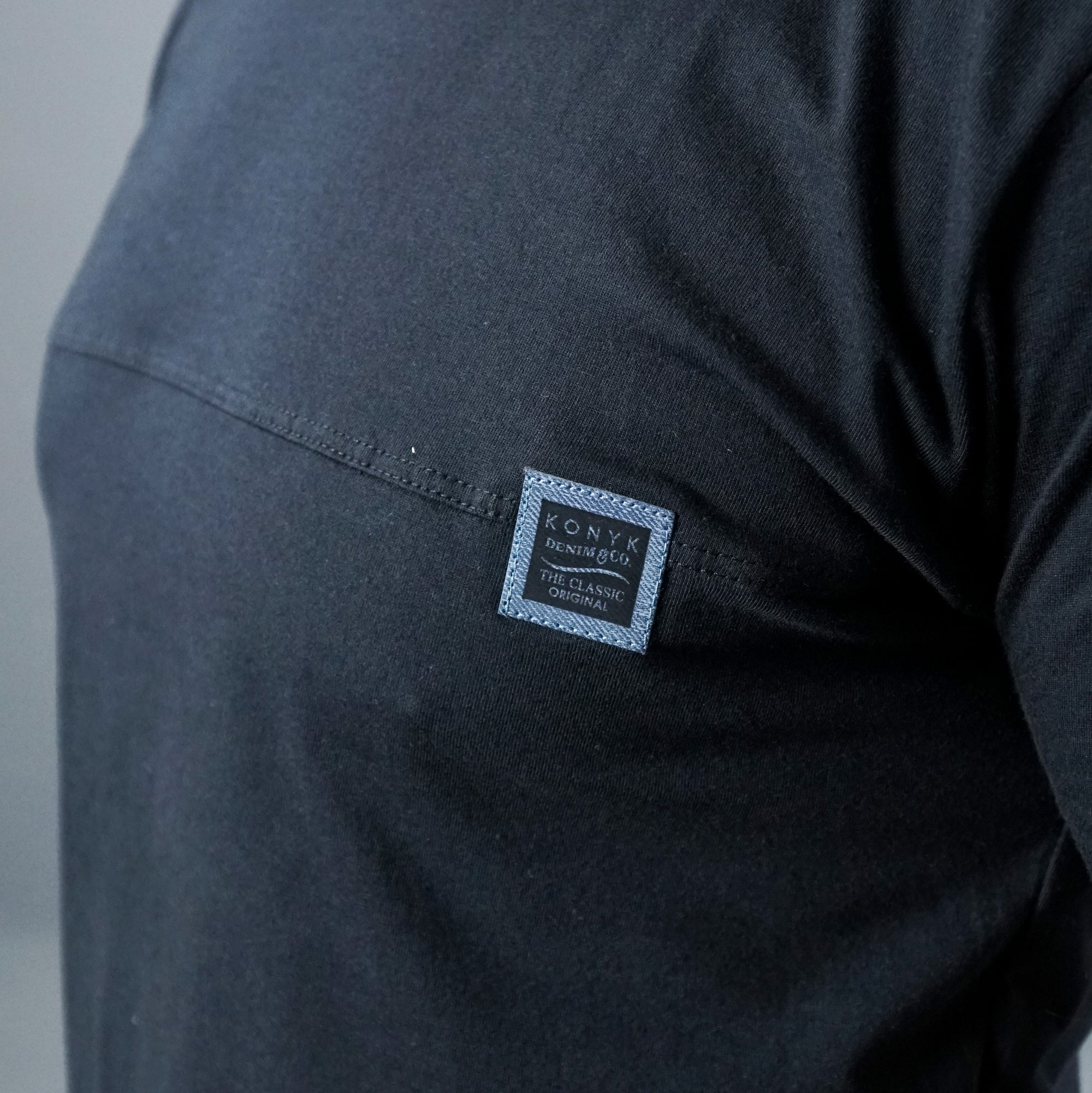 Camiseta Casual de Malha com Recorte