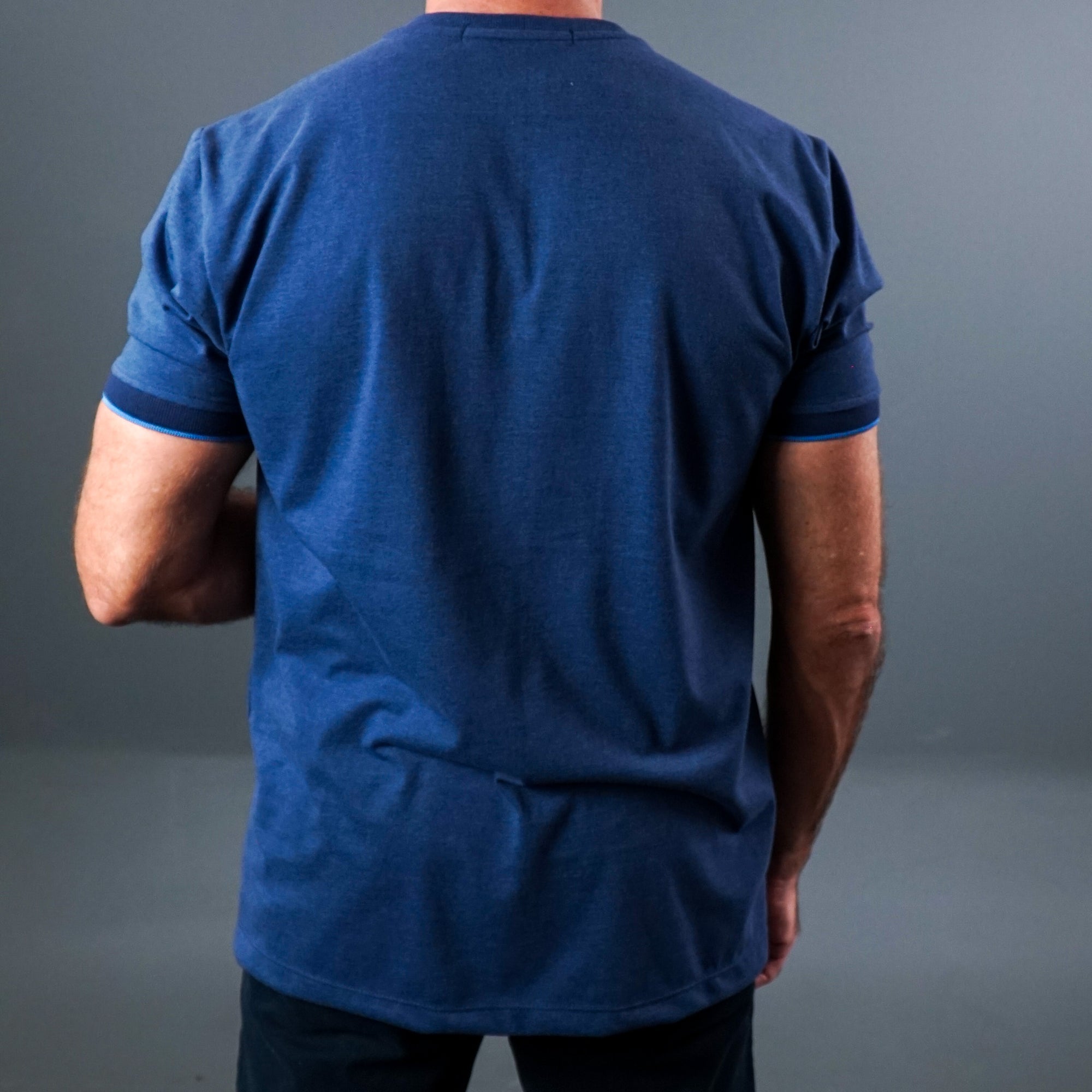 Camiseta Masculina Casual com 2 Botões KNK