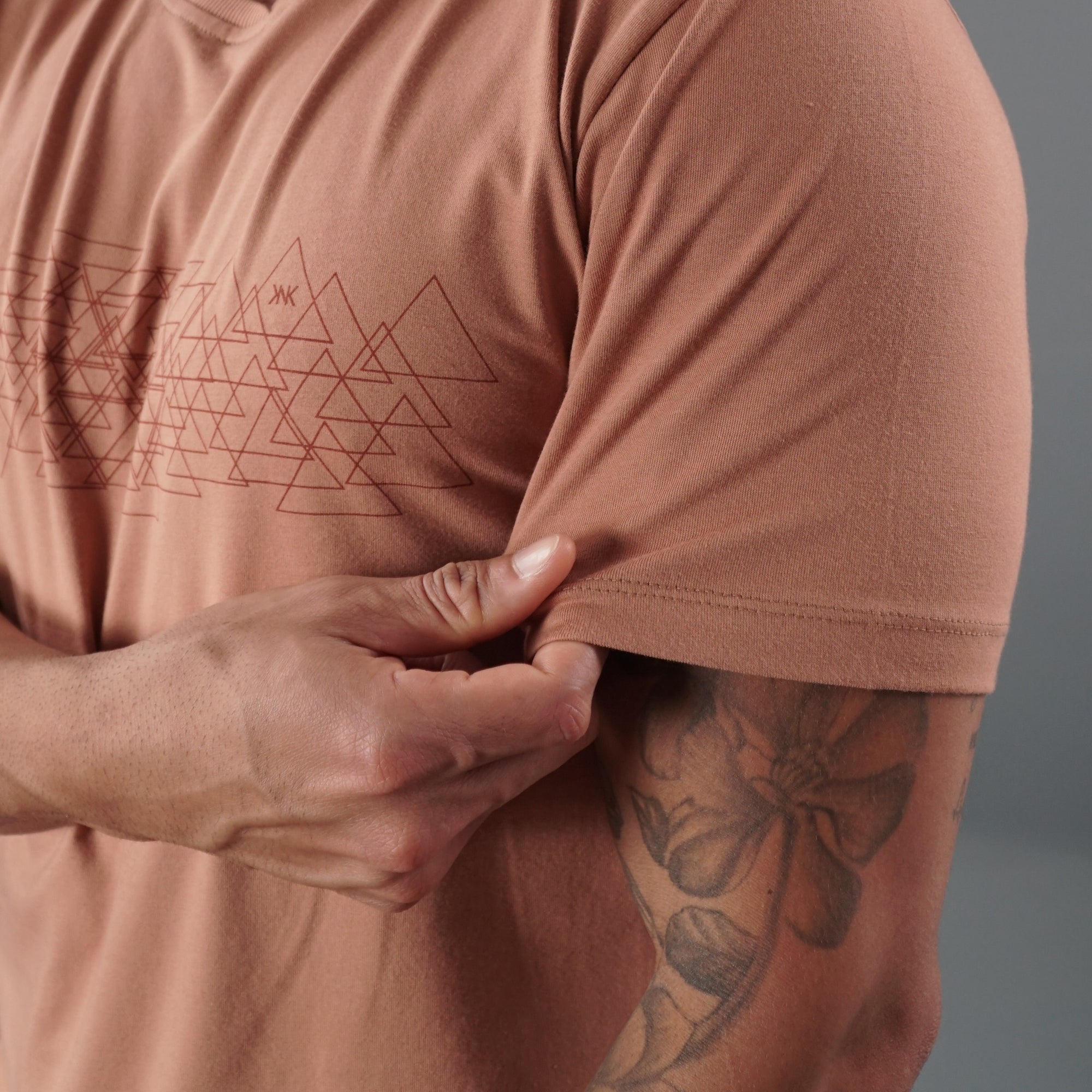 Camisa KNK Triângulos