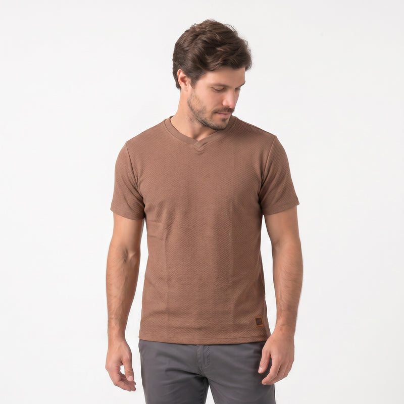 Camiseta Texturizada com Gola V Transpassada