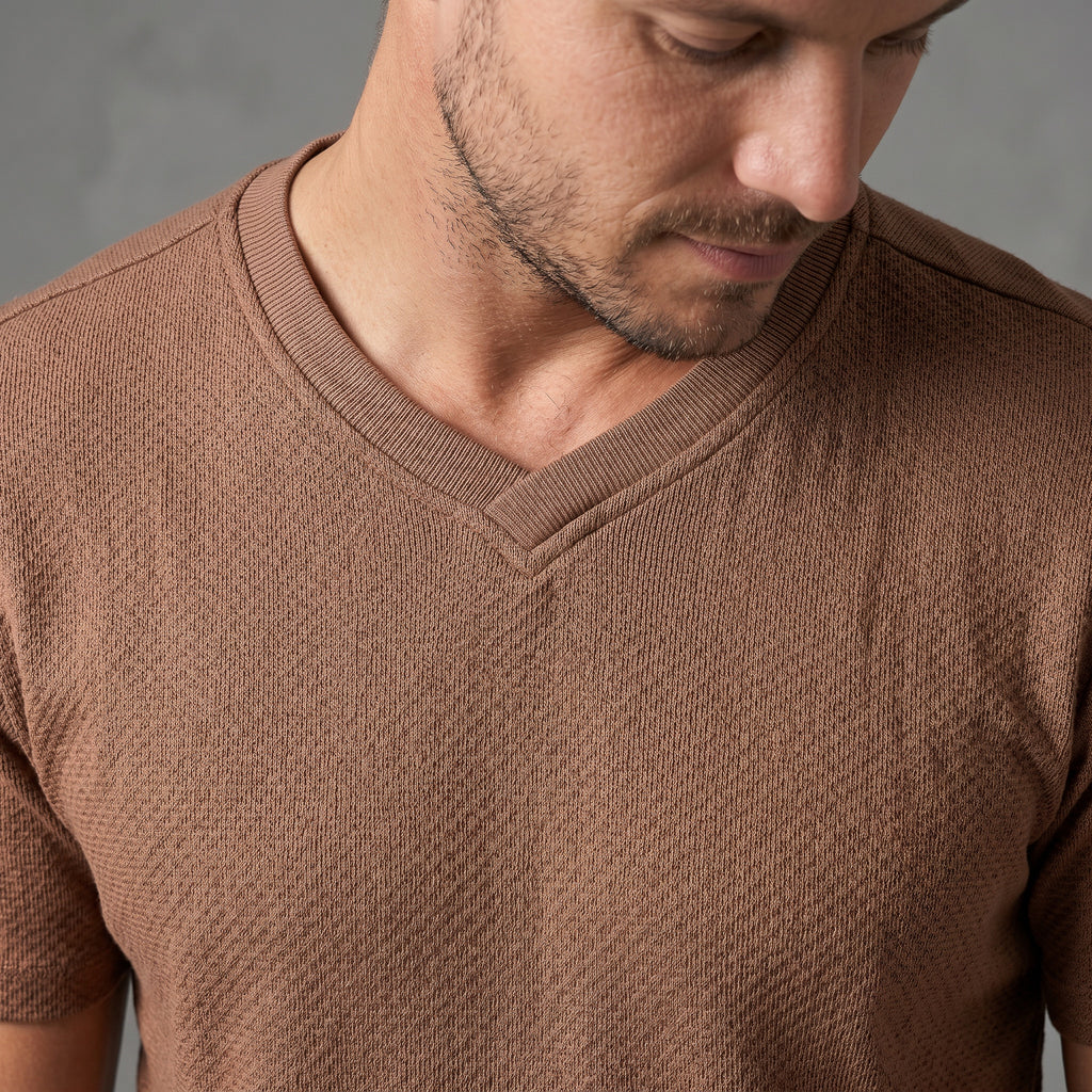 Camiseta Texturizada com Gola V Transpassada