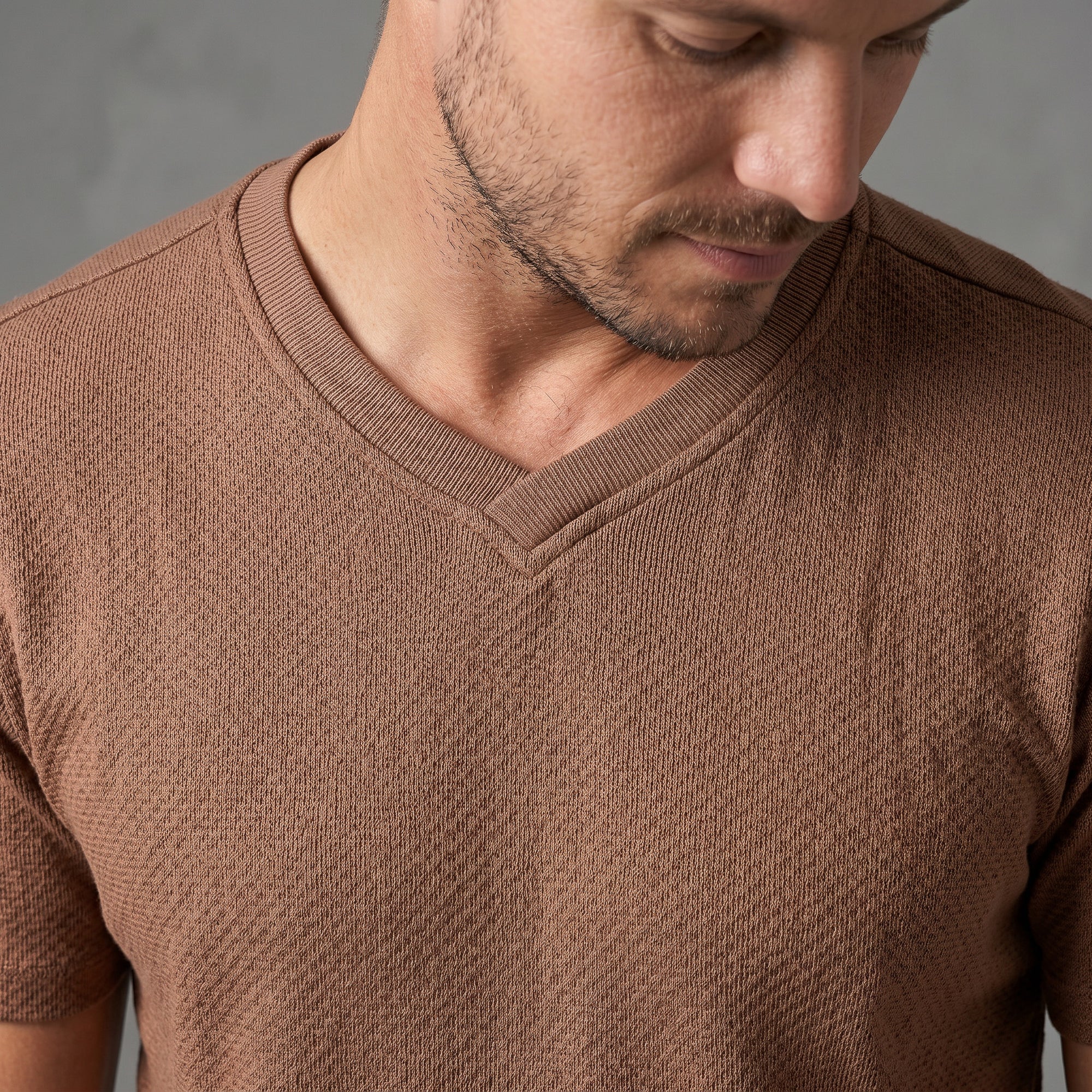 Camiseta Texturizada com Gola V Transpassada