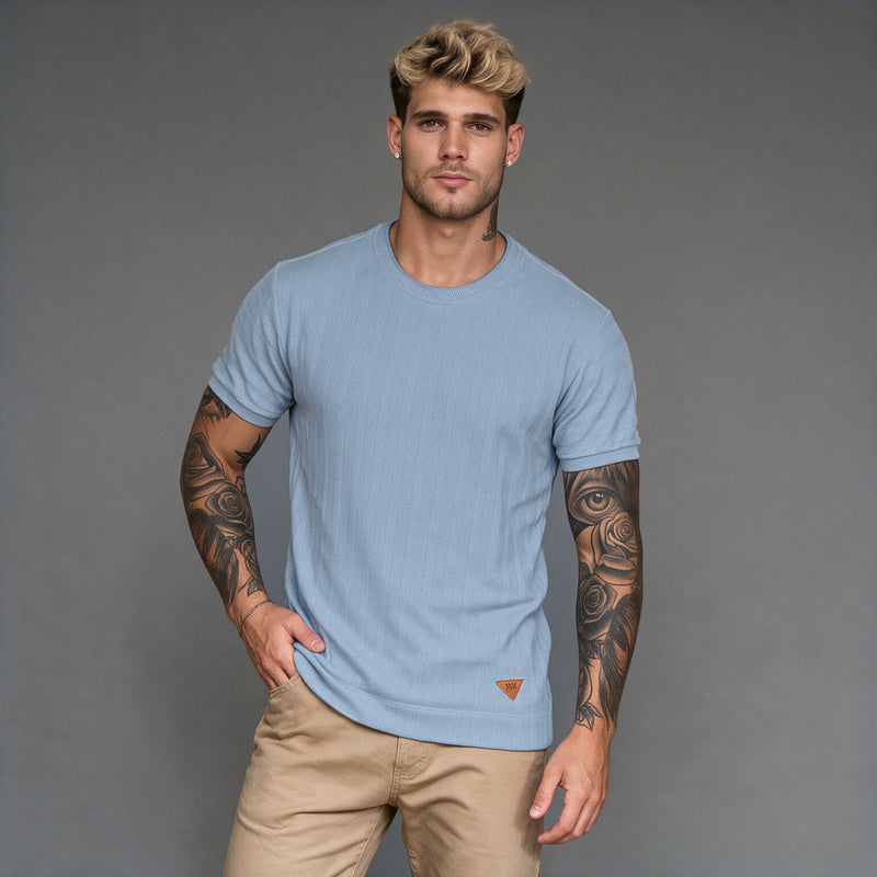 Camiseta Decote Trabalhado KNK – Azul Claro
