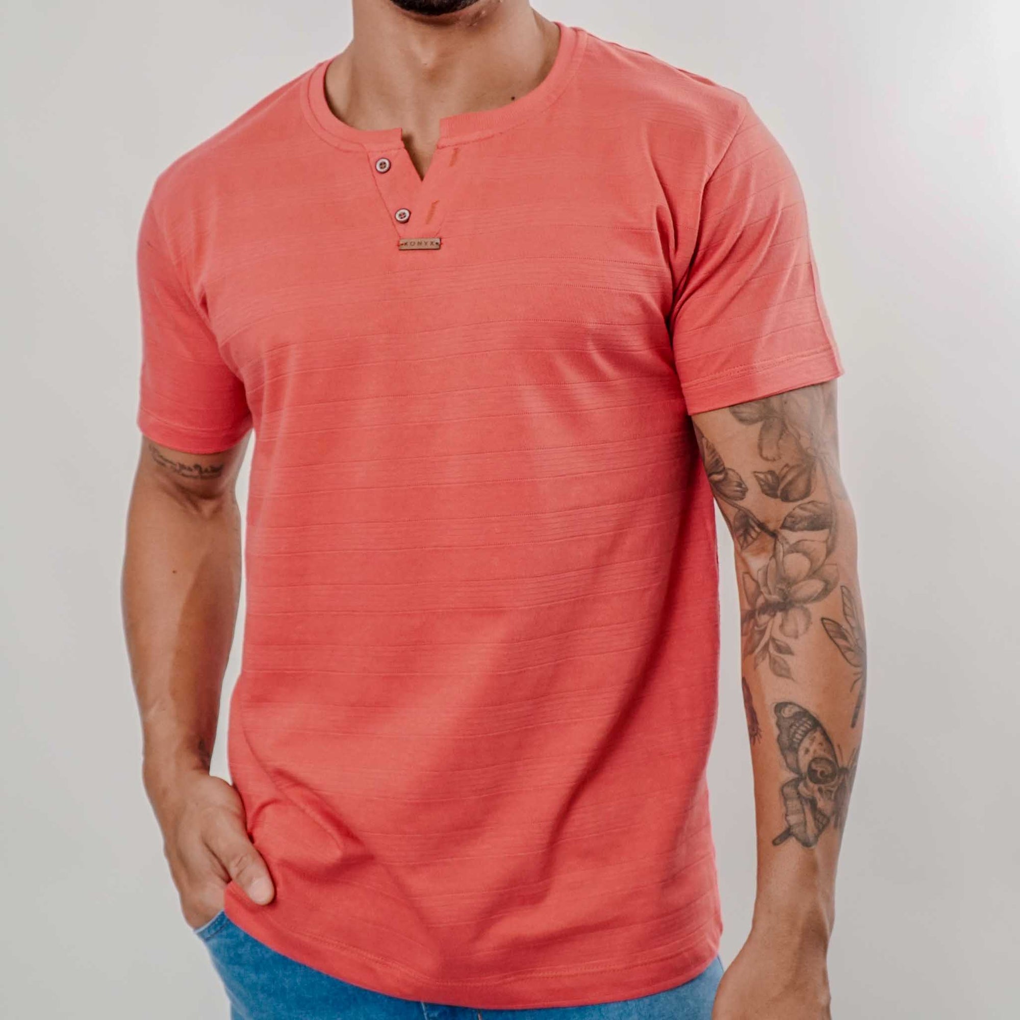 Camiseta de Algodão com Gola Transpassada