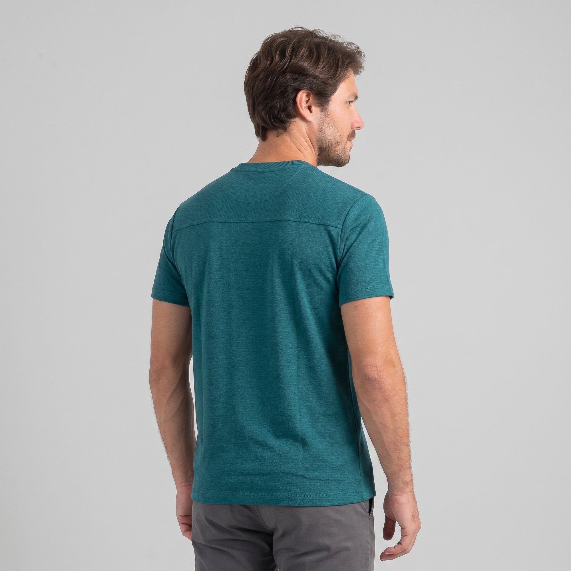 Camiseta Texturizada com Gola V Transpassada
