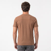 Camiseta Texturizada com Gola V Transpassada
