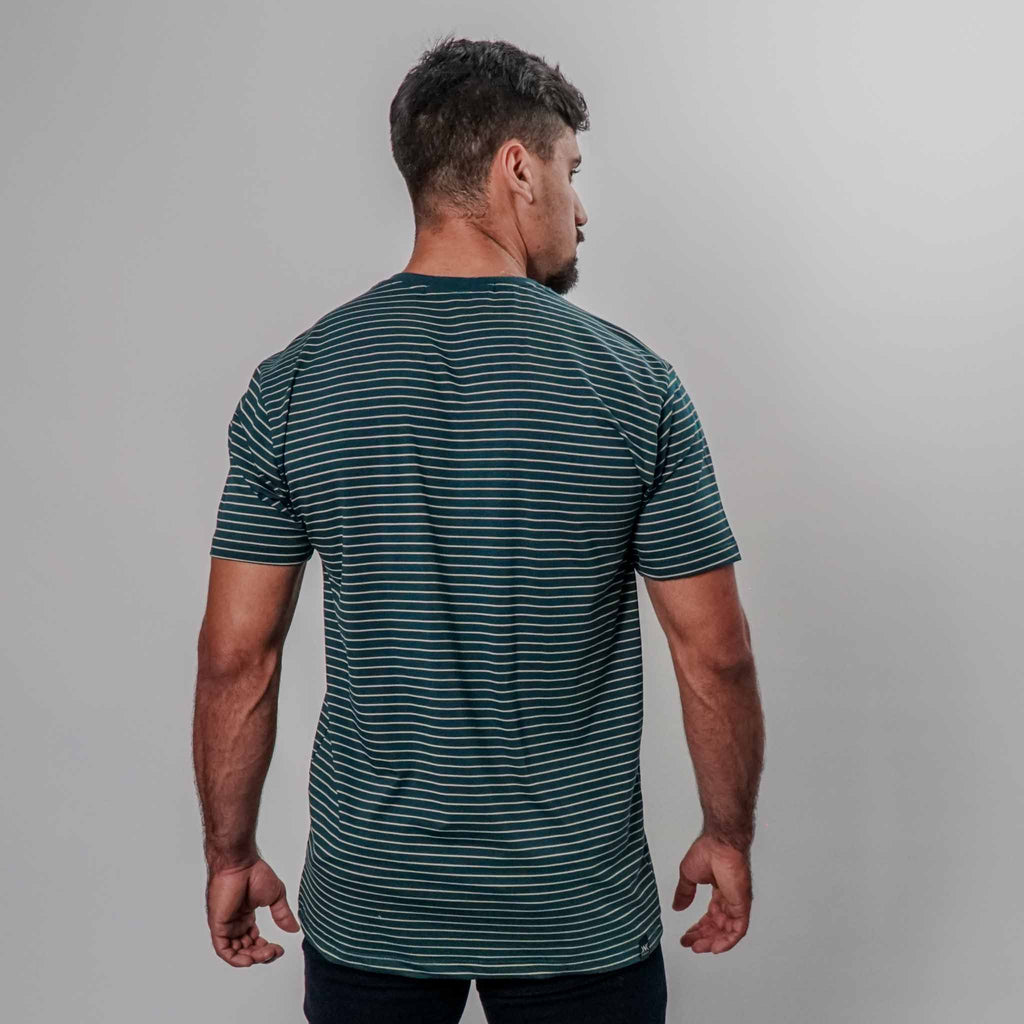 Camiseta Listrada com Gola Diferenciada KNK