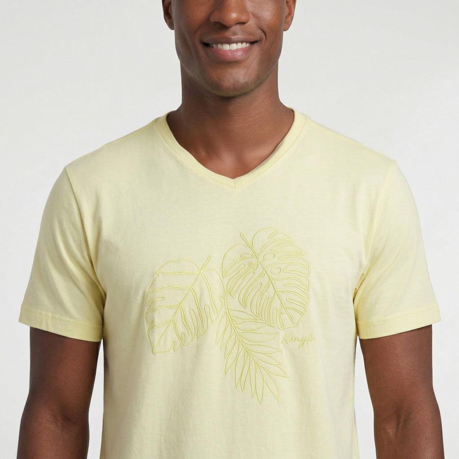 Camiseta Gola V Folhas Bordado