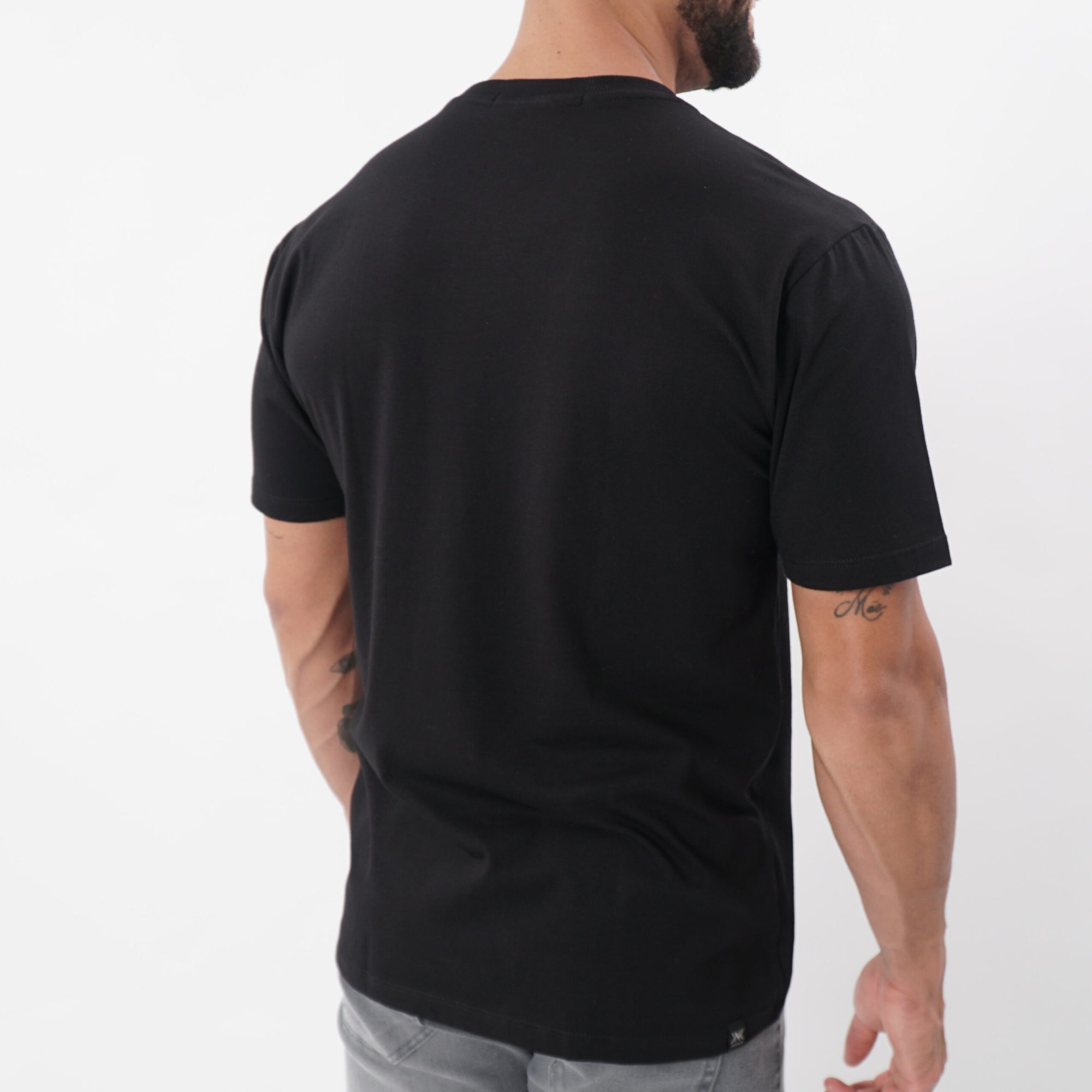 Camiseta Gola Diferenciada KNK