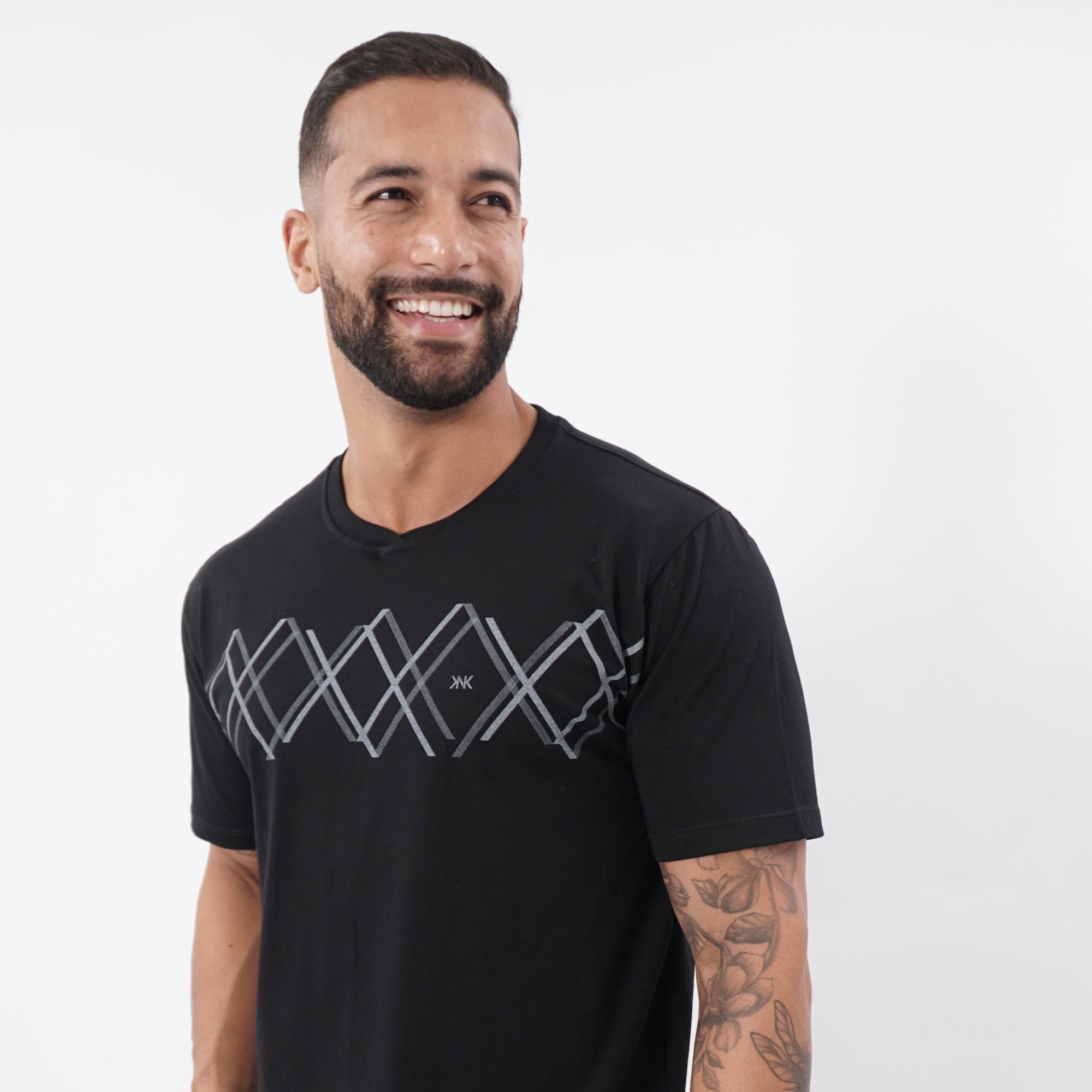 Camiseta Gola Diferenciada KNK