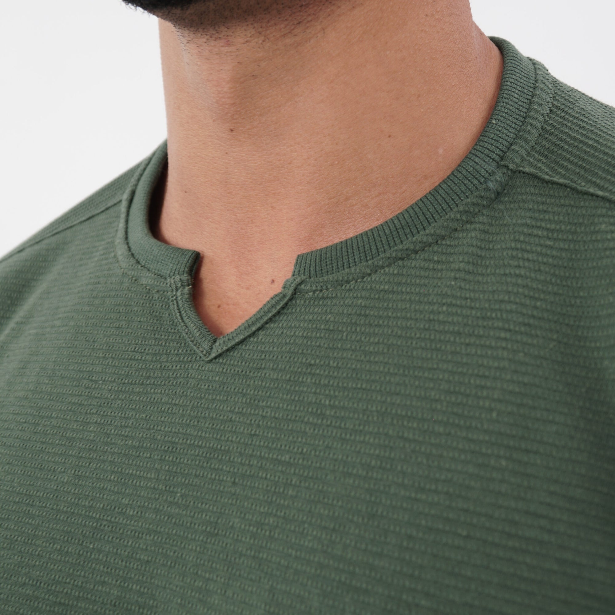 Camiseta Malha Gola Gota