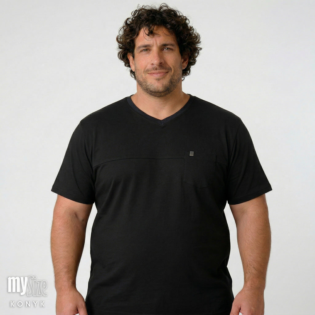 Camiseta Casual com Recorte e Bolso My Size