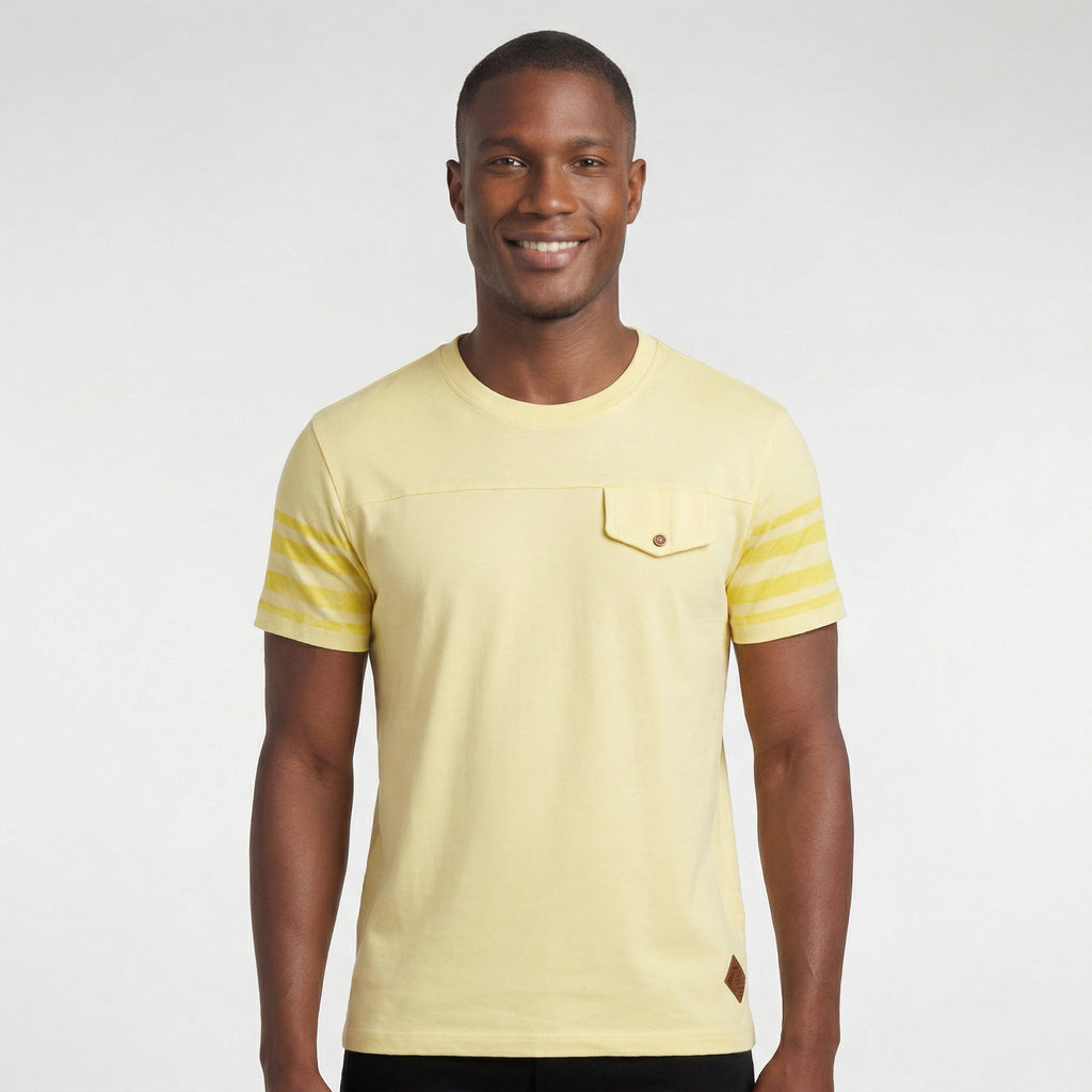 Camiseta Casual com Recorte e Lapela