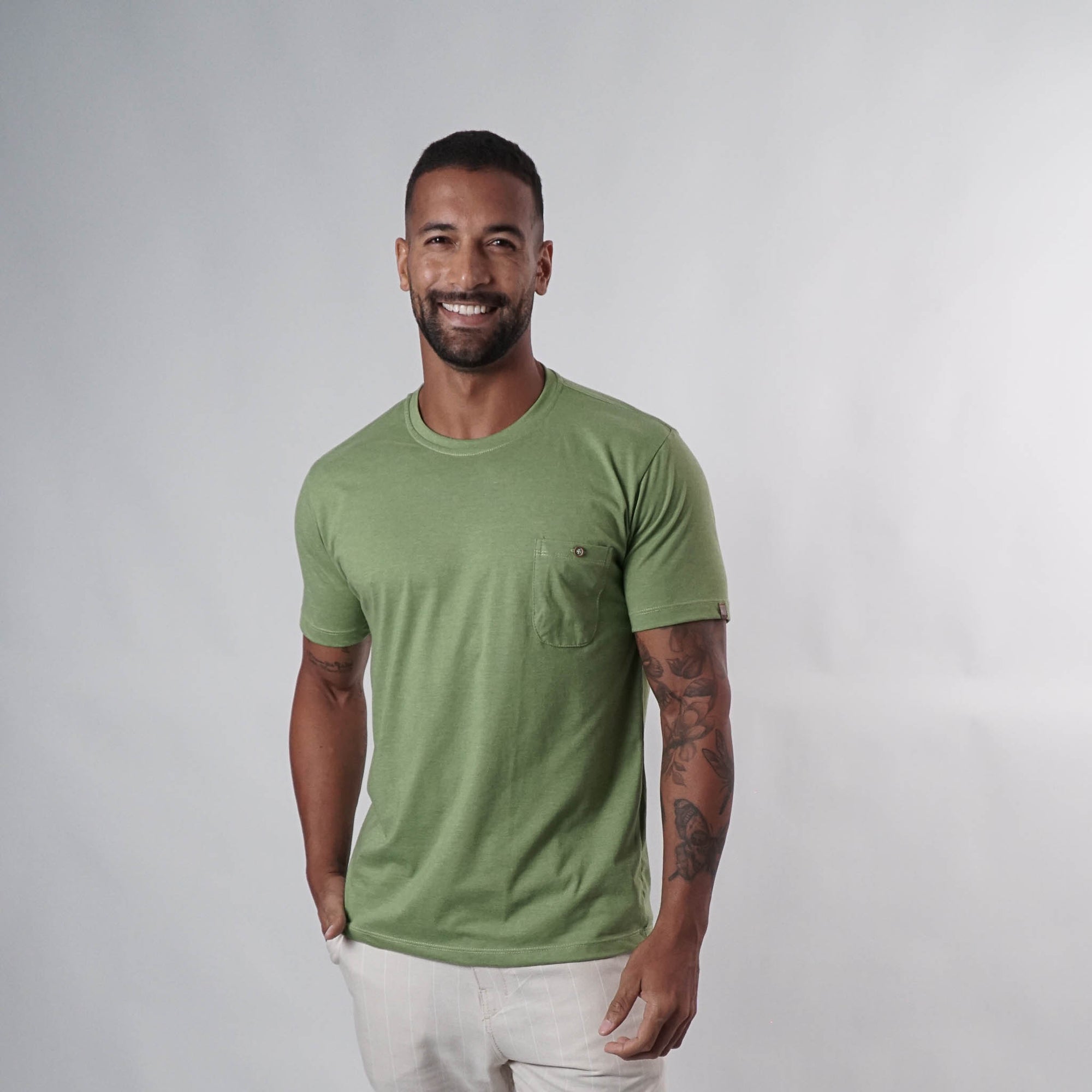 Camisa com Bolso Casual