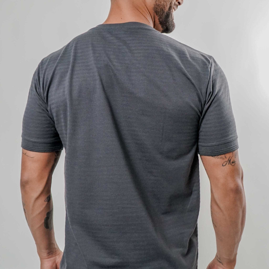 Camiseta de Malha com Gola Gota