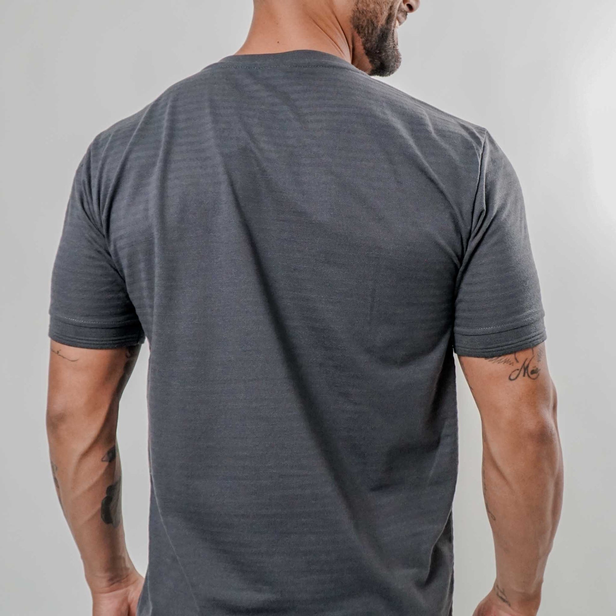 Camiseta de Malha com Gola Gota