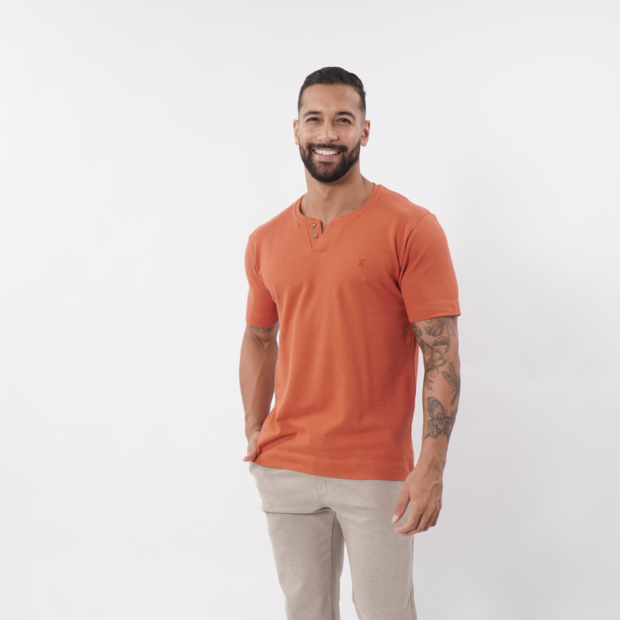Camiseta Gola Patô Transpassado com 2 Botões