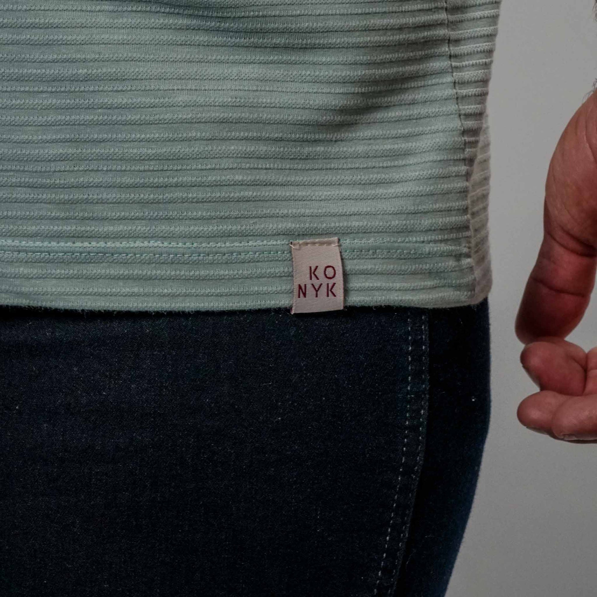 Camisa Casual com Gola Gota