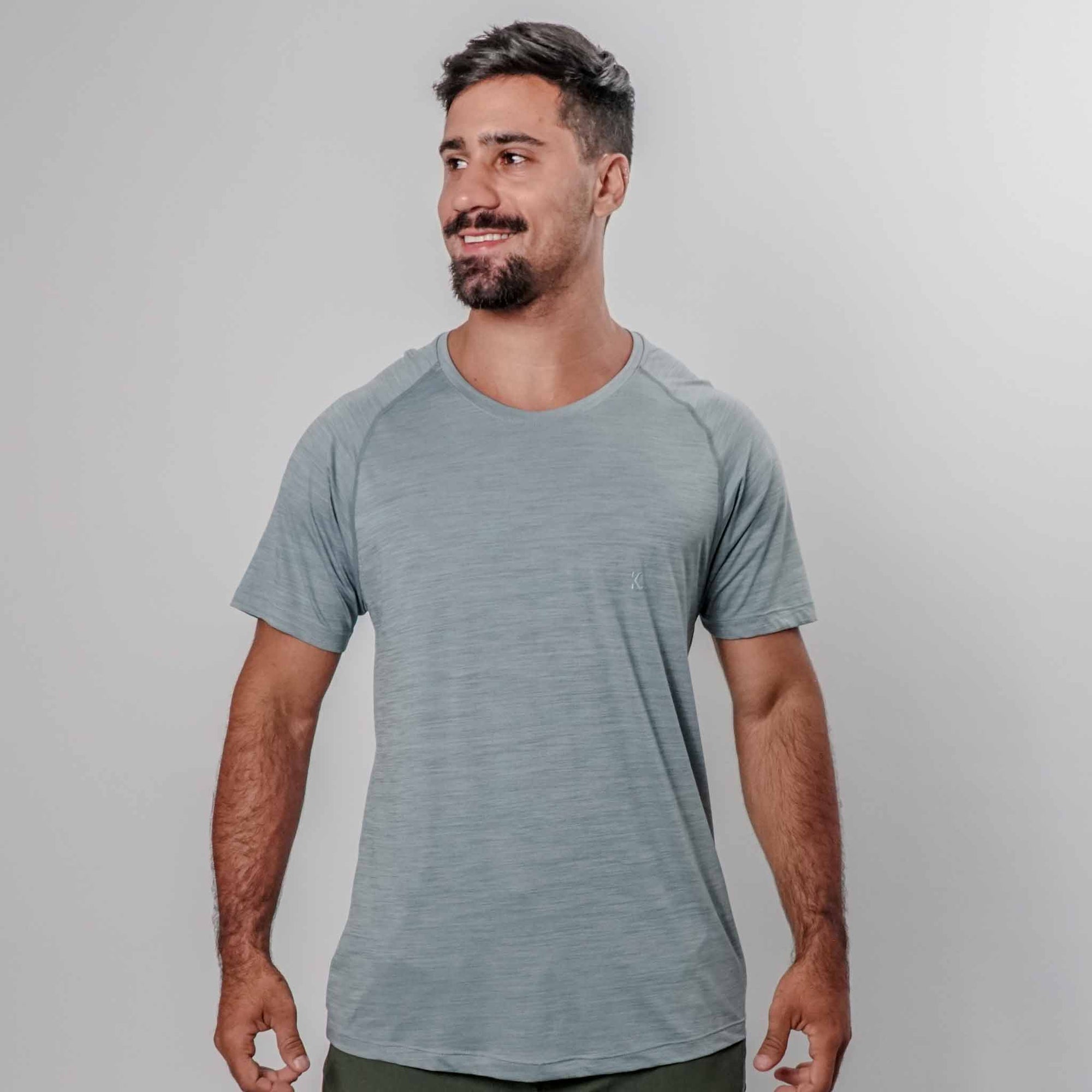 Camisa Masculina Tecnológica