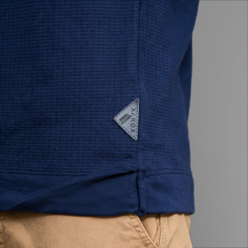 Camiseta Gola Triangulo e Decote Trabalhado Malha – Azul Marinho