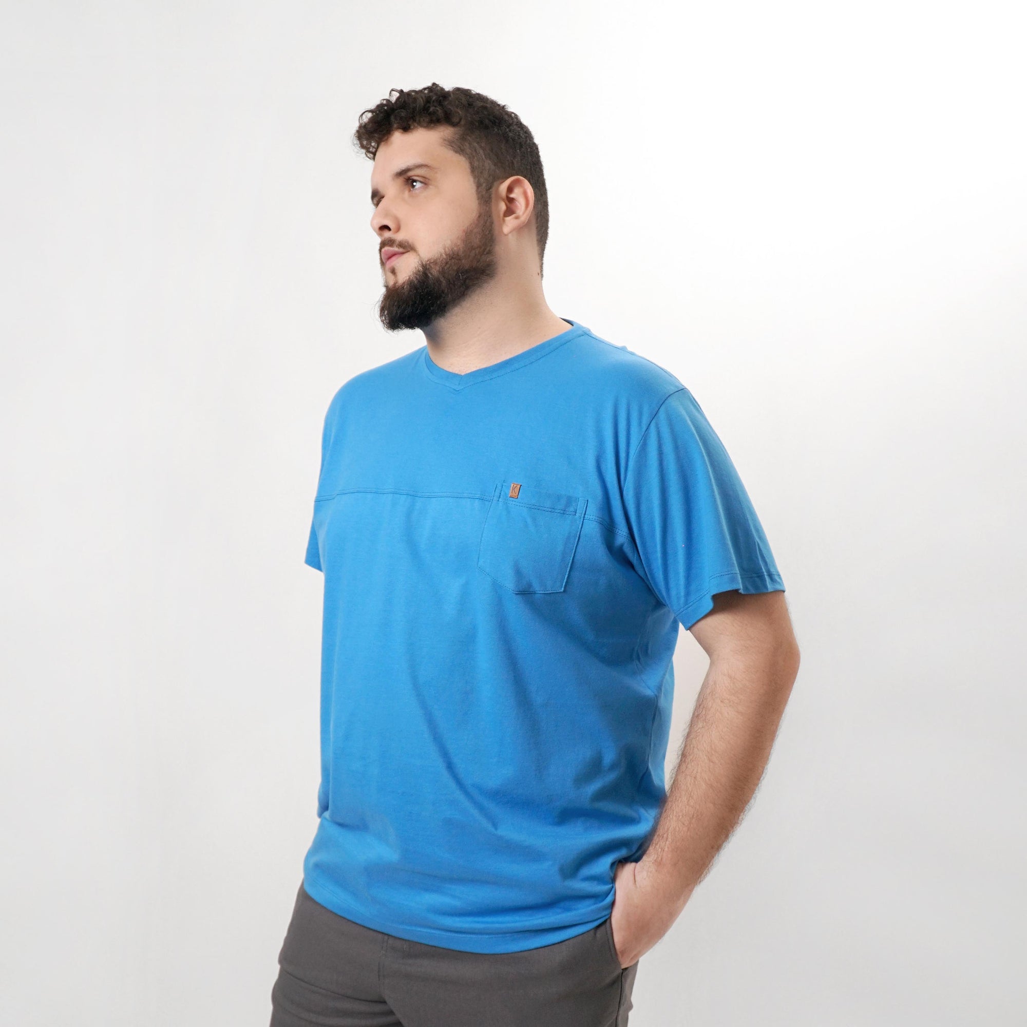 Camiseta Casual com Recorte e Bolso My Size