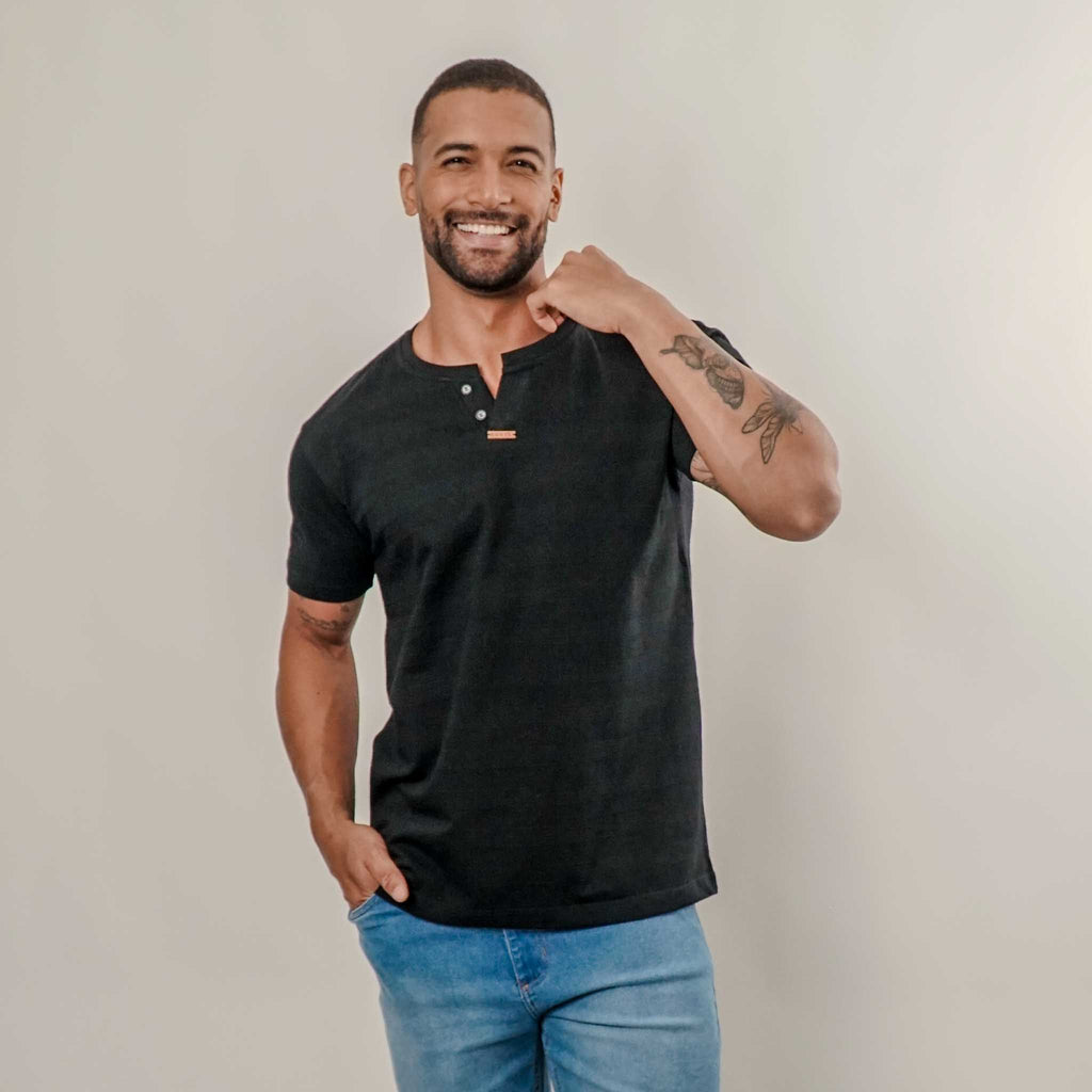 Camiseta de Algodão com Gola Transpassada