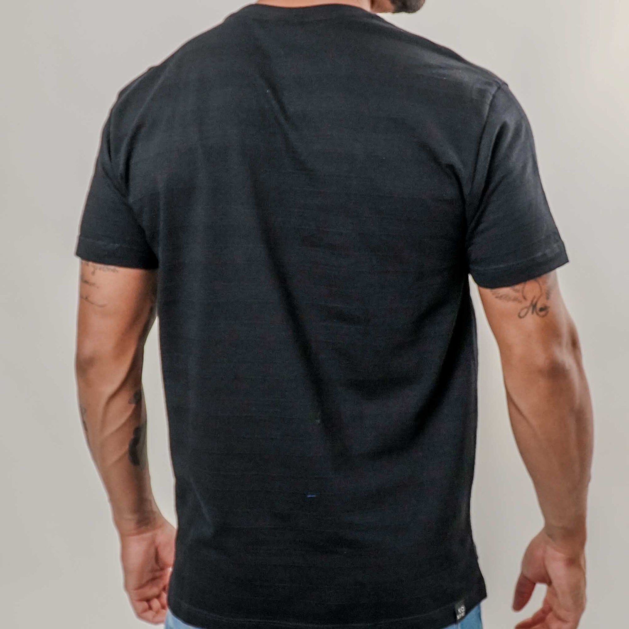 Camiseta de Algodão com Gola Transpassada