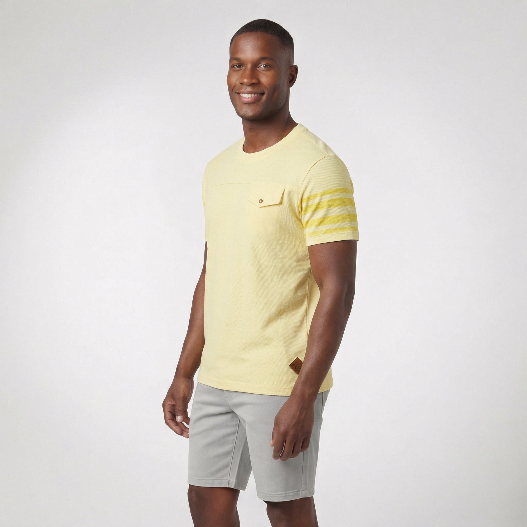 Camiseta Casual com Recorte e Lapela
