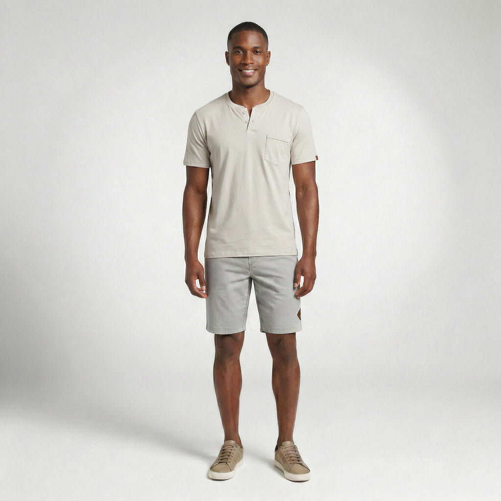 Camiseta com Gola Transpassada e Bolso
