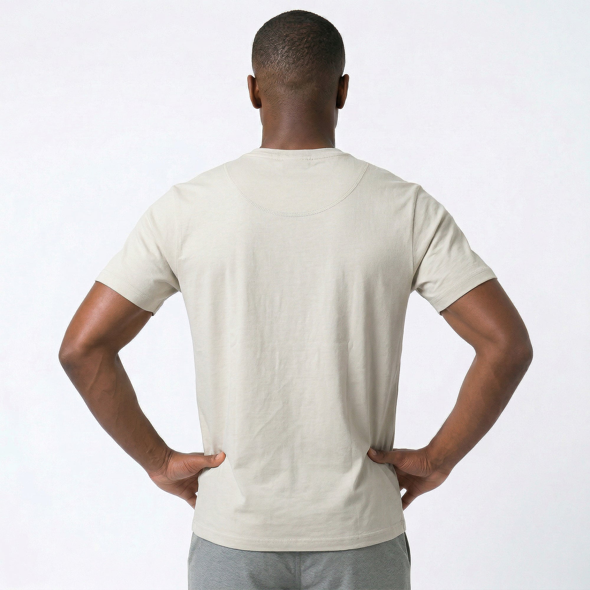 Camiseta com Gola Transpassada e Bolso