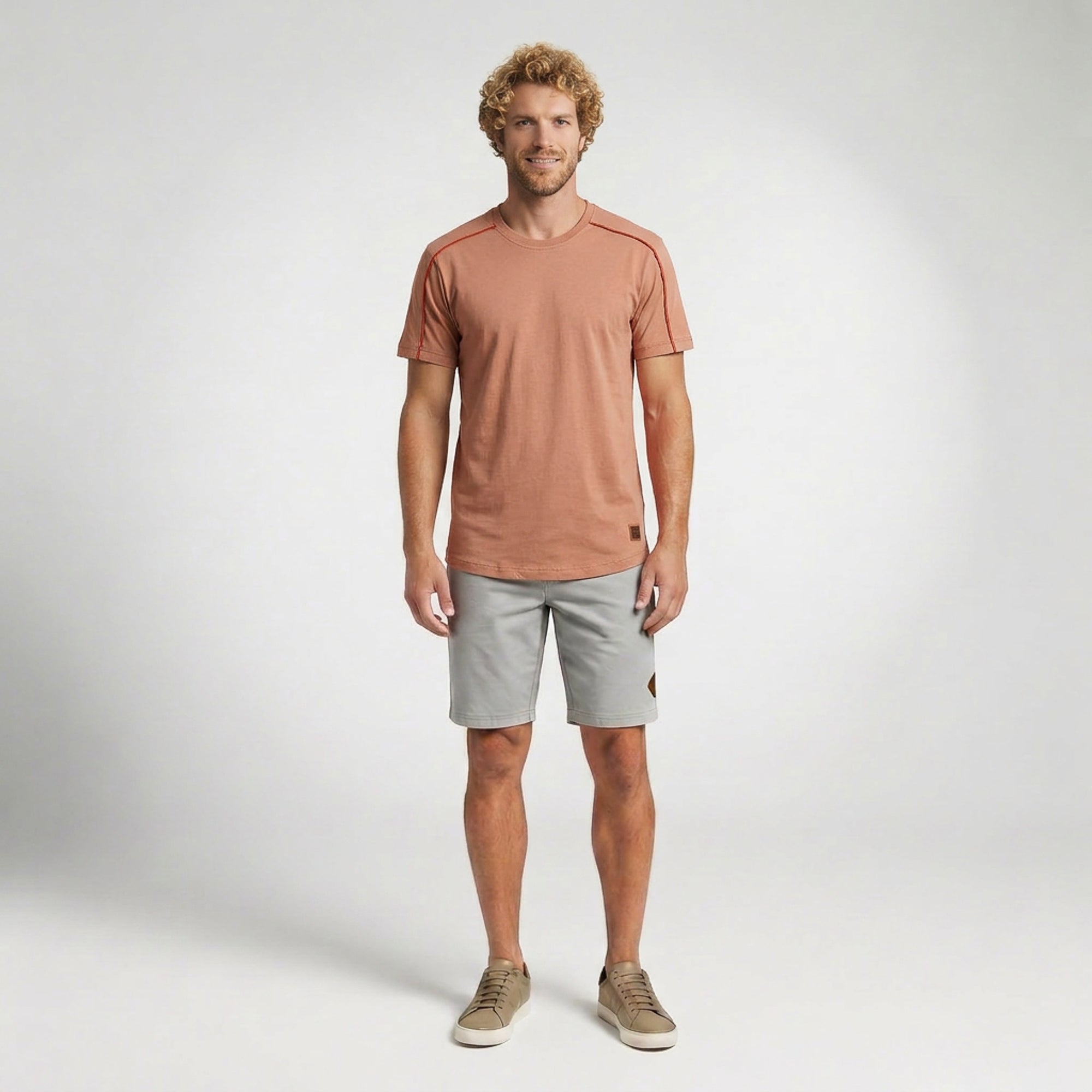 Camiseta Casual com Recortes nos Ombros