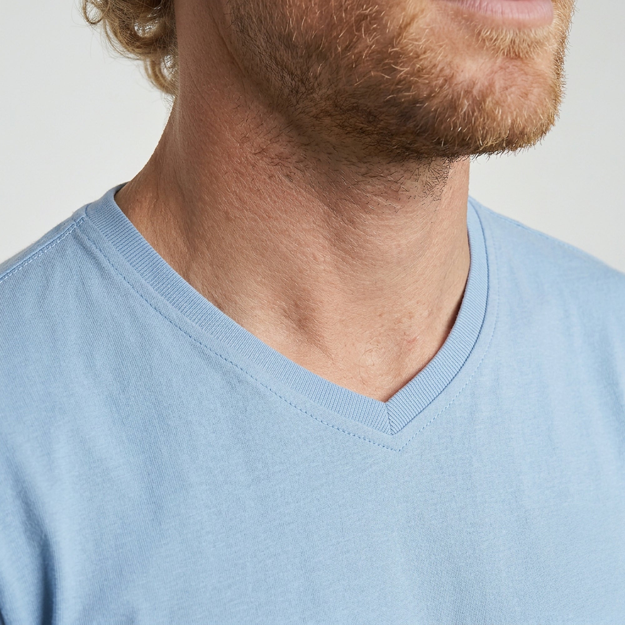 Camisa Casual com Gola V