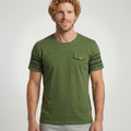 Camiseta Casual com Recorte e Lapela