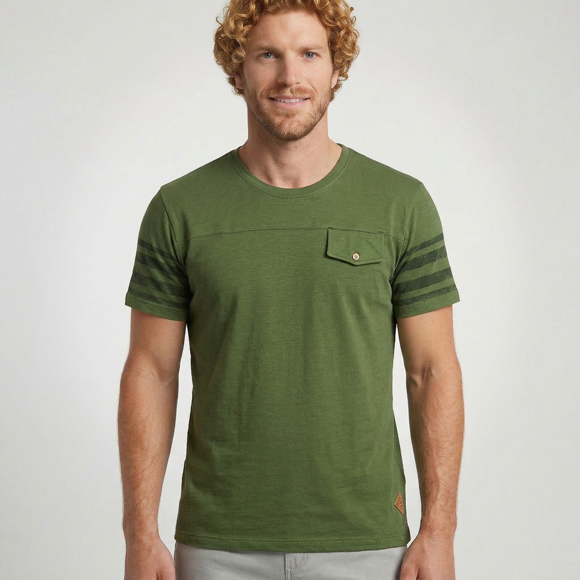 Camiseta Casual com Recorte e Lapela