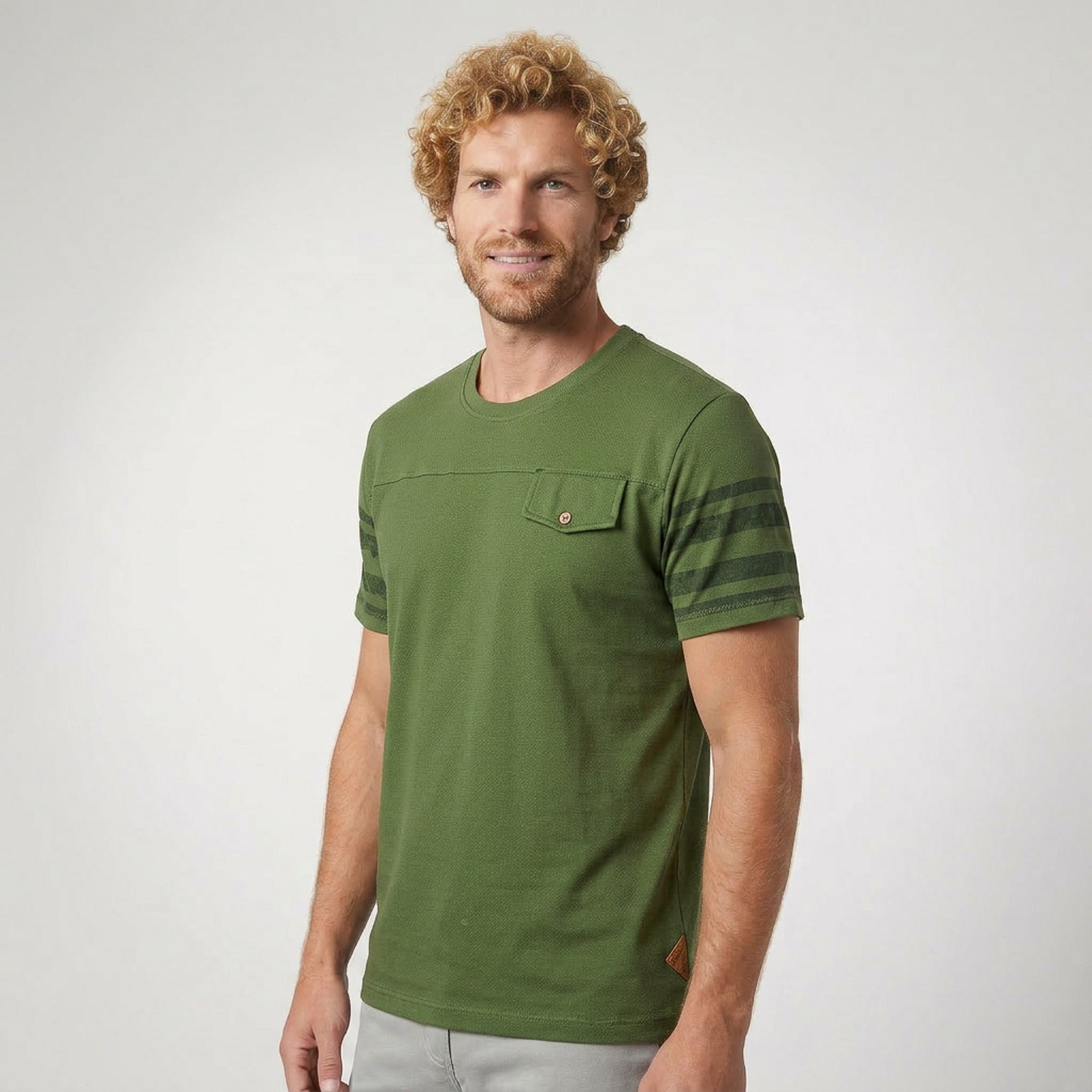 Camiseta Casual com Recorte e Lapela