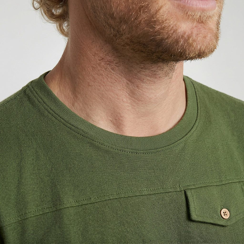 Camiseta Casual com Recorte e Lapela