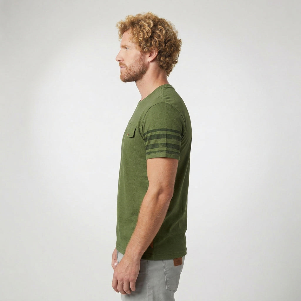 Camiseta Casual com Recorte e Lapela