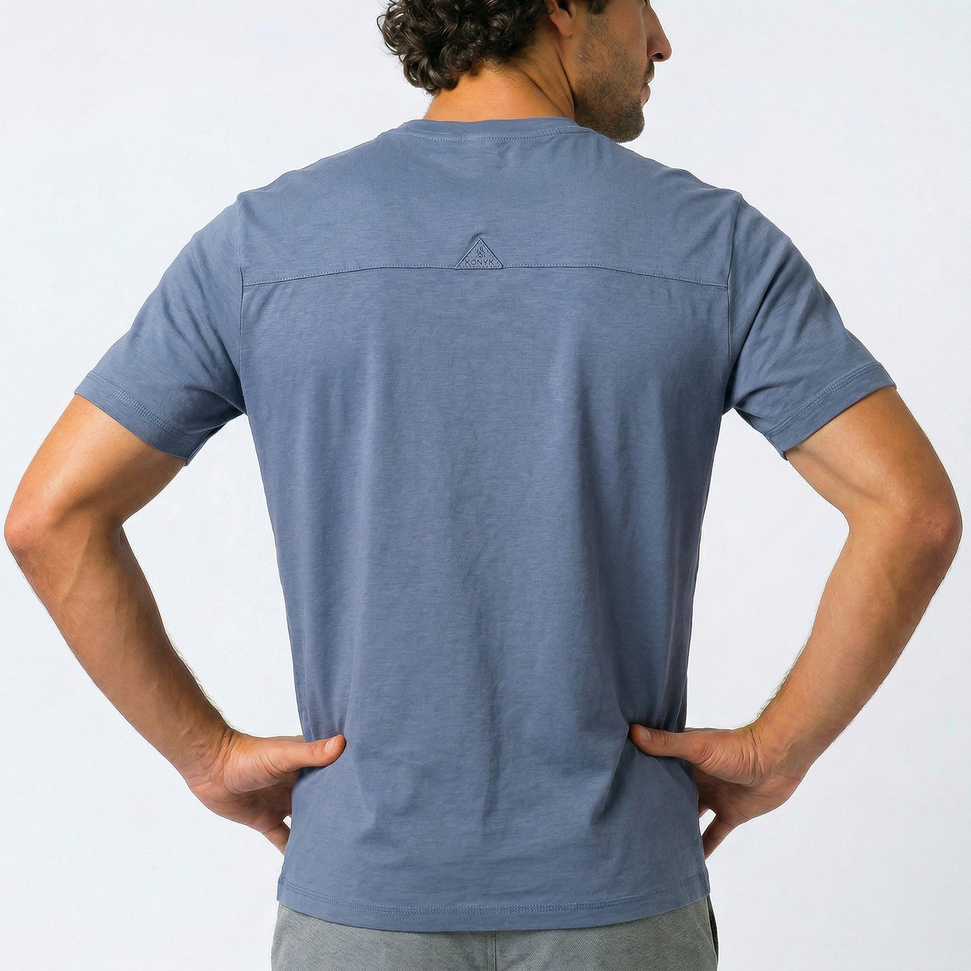 Camiseta de Algodão com Gola Transpassada